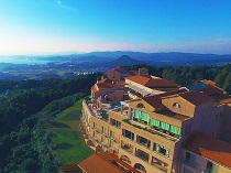 弓張りの丘ホテル