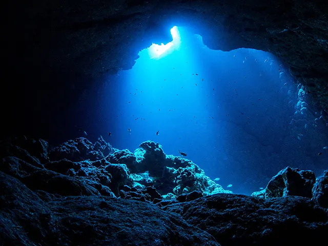 青の洞窟シュノーケリングツアー付き　沖縄フリープラン
